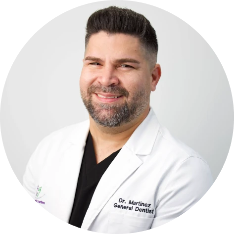 Dr. Martínez